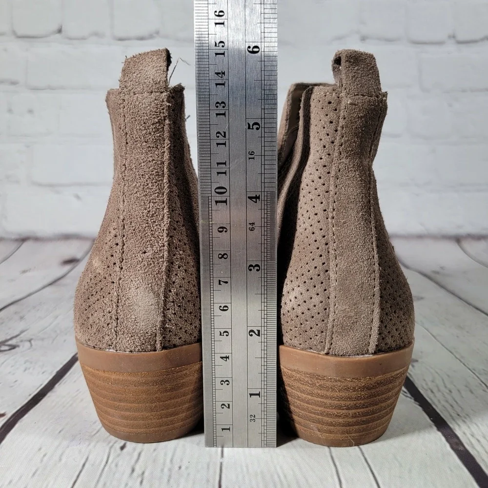 Steve Madden Suede Ankle Booties Taupe‎ V Cut Out Perforated Heel Shoes 9 NEW